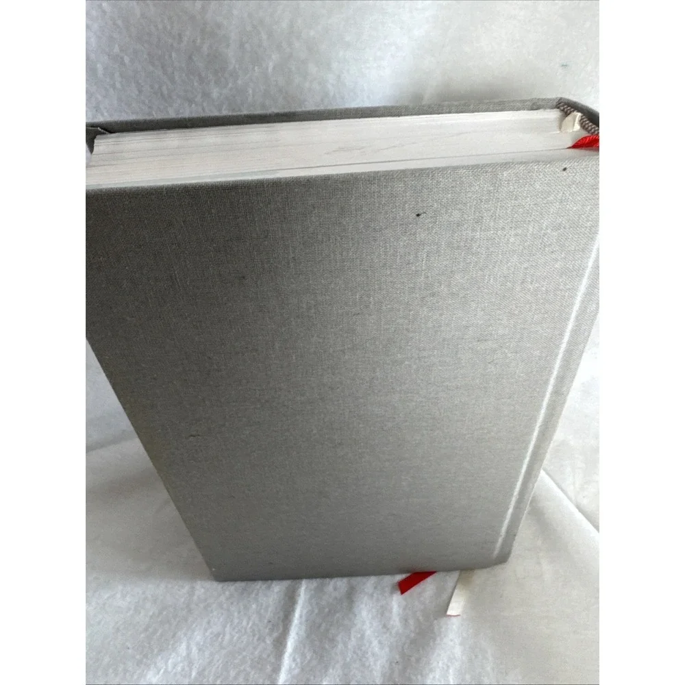 She Reads Truth Bible Raechel Myers 2017 HC Holman CSB Gray Linen Indexed